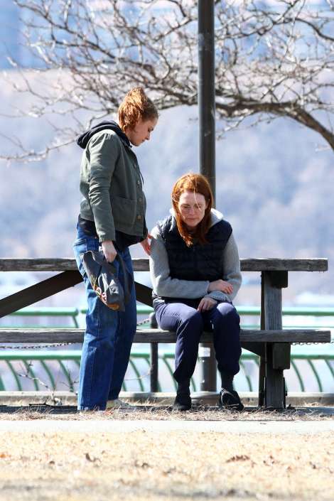 Kristen-Stewart-&-Julianne-Filming-Still-Alice